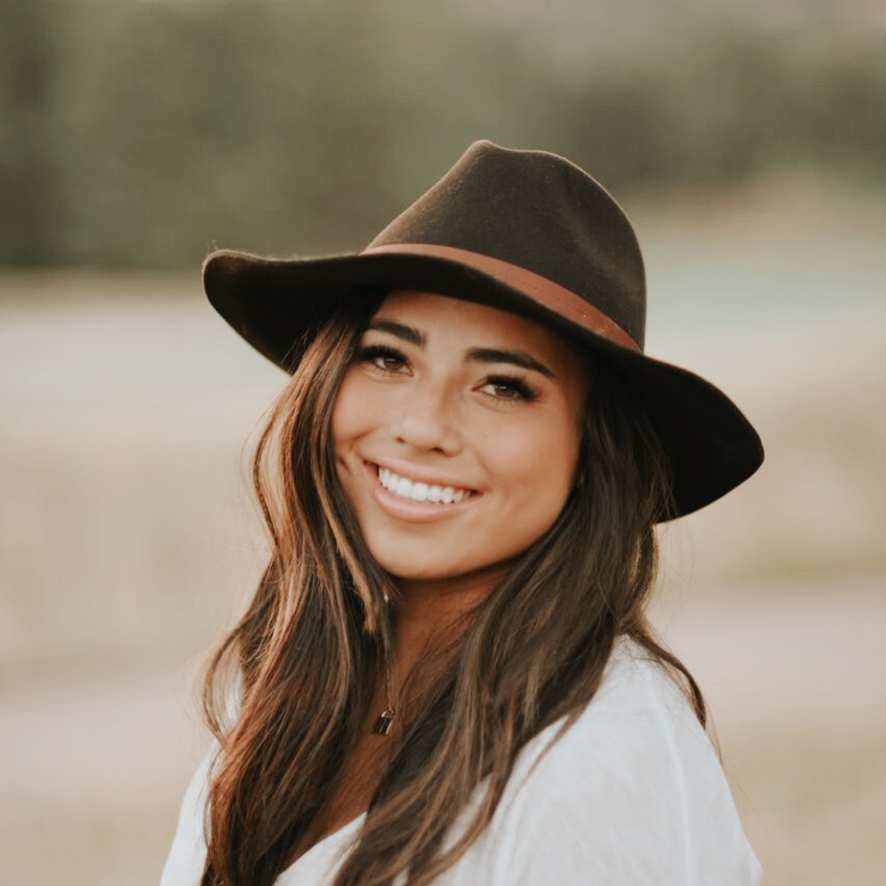 Meet your Posher, Ana